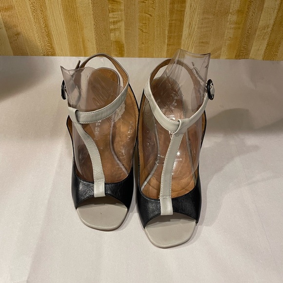 Jeffrey Campbell - Picture 1 of 11